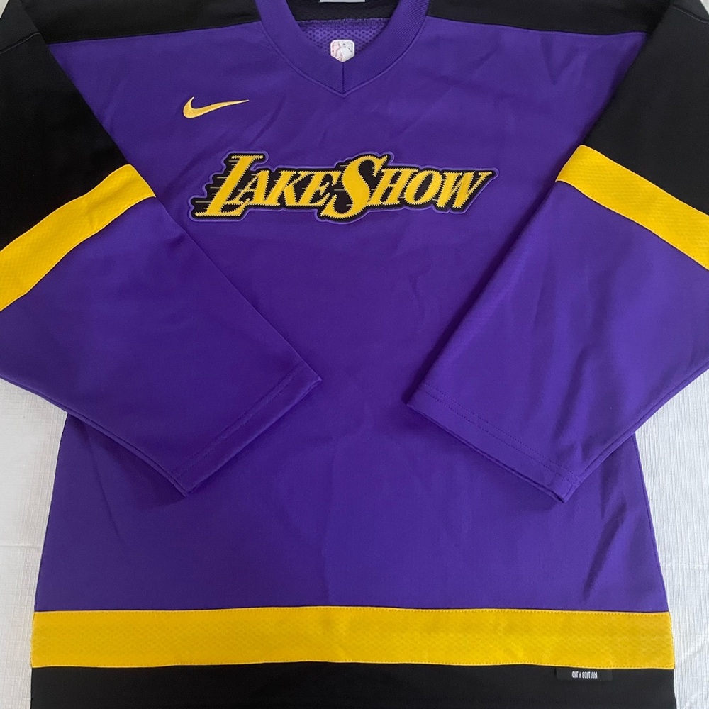 Nike Los Angeles Lakers Hockey Jersey Youth Medium NWOT